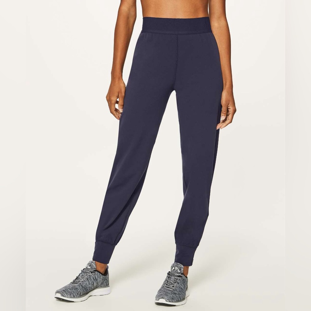 Lululemon Box It Out Jogger (28")
- Midnight Navy size 4